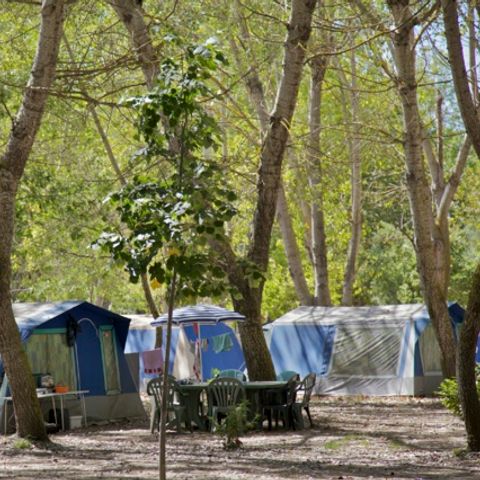 TENTE 4 personnes - Equipée