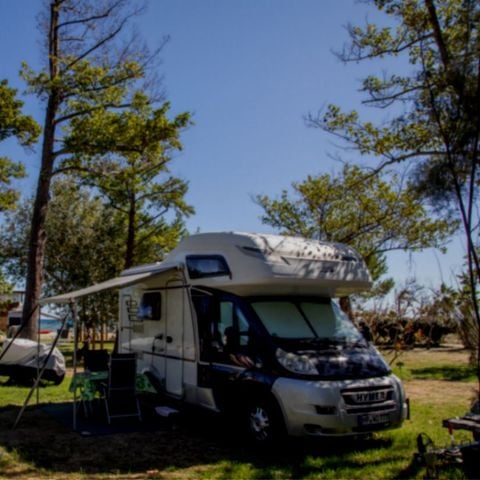 STAANPLAATS - Privilege staanplaats 200m² Berg