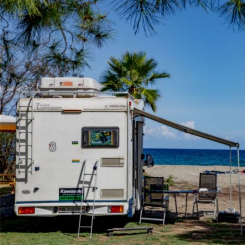 PLOT - Privilege Location 80m² Seaside 1st line