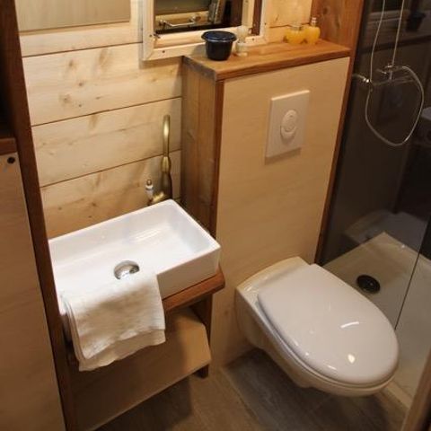 Accommodatie 2 personen - 1 slaapkamer caravan met sanitair
