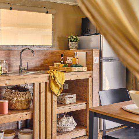 ALOJAMIENTO INUSUAL 4 personas - LODGE DE MADERA 24 M² con instalaciones sanitarias