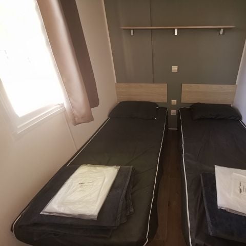 MOBILHOME 8 personnes - 3 chambres - 8 personnes