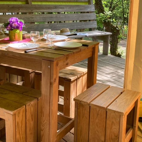 TENTE TOILE ET BOIS 5 personnes - Tente tout confort avec sanitaires