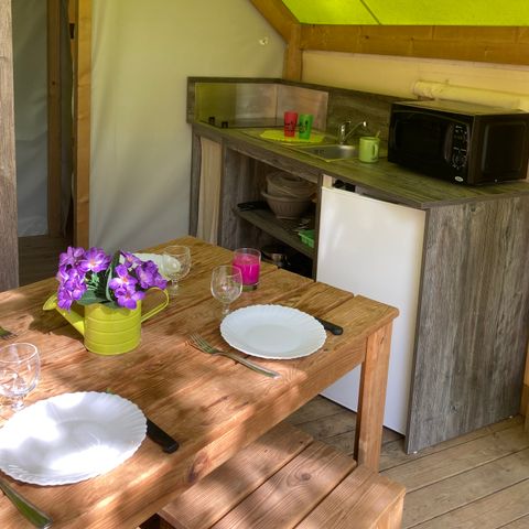 TENTE TOILE ET BOIS 5 personnes - Tente tout confort avec sanitaires