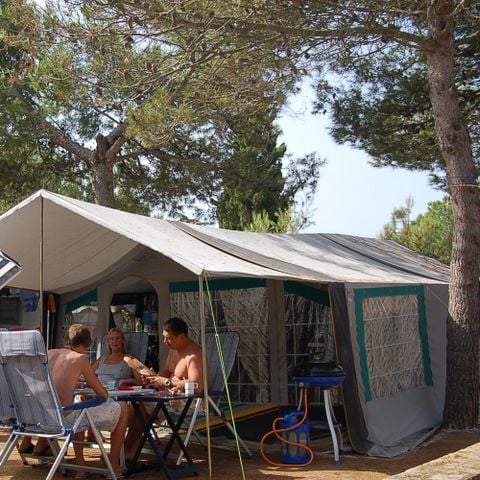 EMPLACEMENT - Emplacement Caravane / camping-car