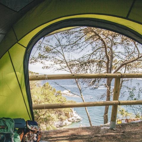 Pitch - Tent pitch with sea view (access on foot)