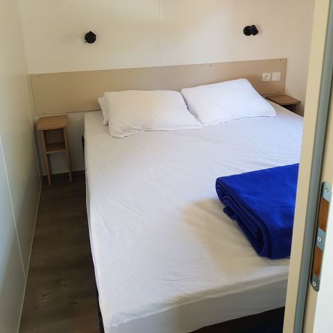 Stacaravan 8 personen - 3 slaapkamers 2 badkamers - 18 m2
