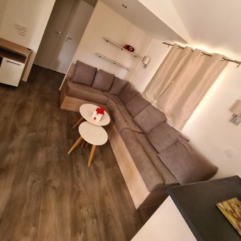Stacaravan 8 personen - 3 slaapkamers 2 badkamers - E11 MFY