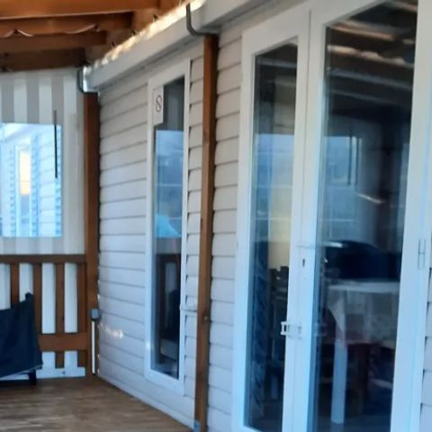 Stacaravan 6 personen - BA686 41 m² 3 slaapkamers - Airconditioning - 2 badkamers - 2 toiletten