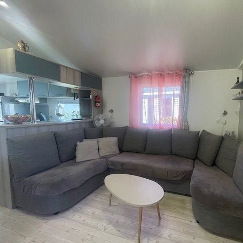 Stacaravan 6 personen - Stacaravan met 2 slaapkamers en airconditioning