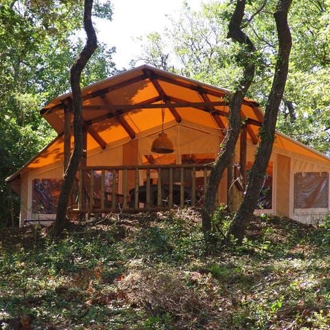 Canvas and wooden tent 5 persons - Safari (high season Saturday)