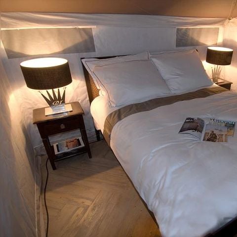Canvas and wooden tent 4 persons - Royal Lodge
