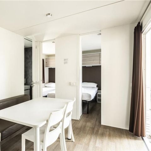 Stacaravan 7 personen - Premium kampeeraccommodatie met drie slaapkamers 6+1
