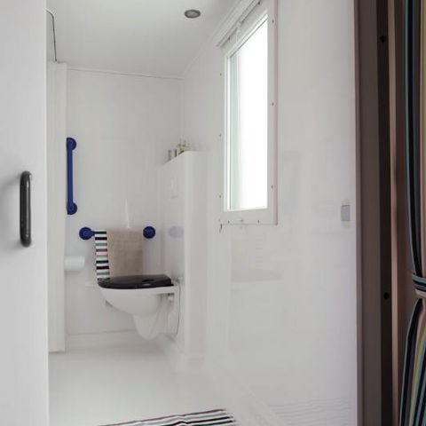 MOBILHOME 4 personas - Mobil-home HELIOS climatizado PMR (Persona con Movilidad Reducida) 32m² + 15m² terraza semicubierta