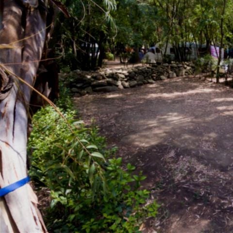 STAANPLAATS - LOCATIE ZONDER ELEKTRICITEIT