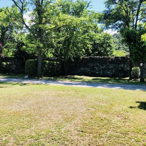 Stellplatz - Wohnwagen oder Wohnmobil