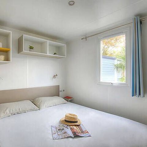 Mobilhome 6 personnes - Mobil-home | Premium | 3 Ch. | 6 Pers. | Terrasse surélevée | Clim. | TV