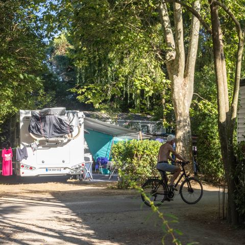 EMPLACEMENT - Forfait emplacement + voiture + 2 pers.