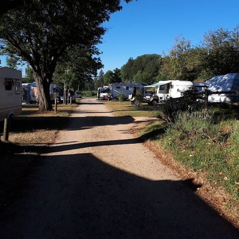 Pitch - Pitch package (tent or caravan + vehicle + electricity)