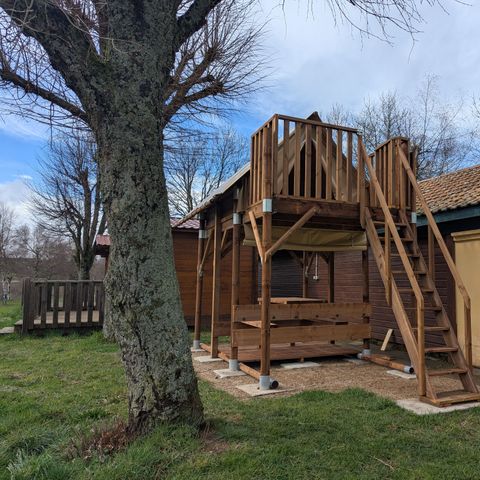 AUßERGEWÖHNLICHE UNTERKUNFT 2 Personen - Biwak auf Stelzen