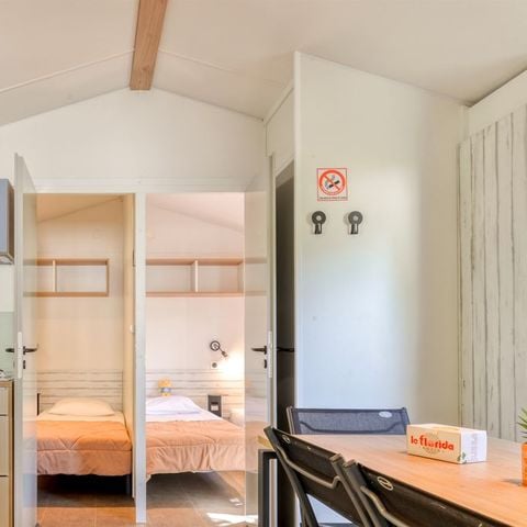 MOBILE HOME 4 people - 2 bedrooms - sleeps 4, semi-covered terrace, Clim TV