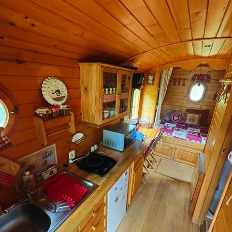 ALOJAMIENTO INUSUAL 2 personas - Roulotte Gentiane 12 M² (caravana de gencianas)