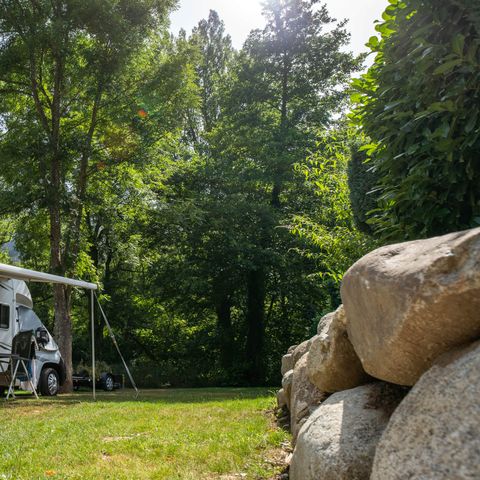 PLOT - Pitch without electricity