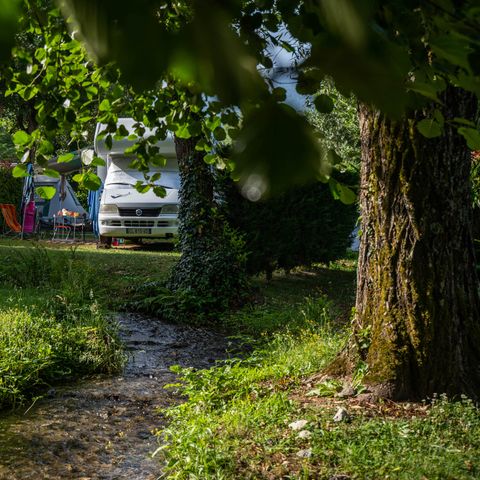 PLOT - Pitch without electricity