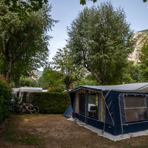 PLOT - Pitch without electricity