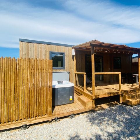 MOBILHOME 4 personnes - XXL premium 35m² jacuzzi, 2 chambres+ 2 sdb +TV+lave vaisselle+climatisation