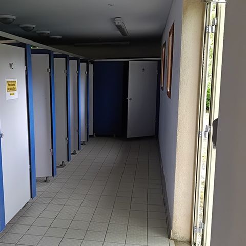 PARCELA - 2 personas, 1 tienda sin vehículo