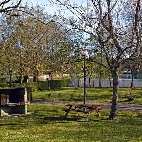 PARCELA - 2 personas, 1 tienda sin vehículo