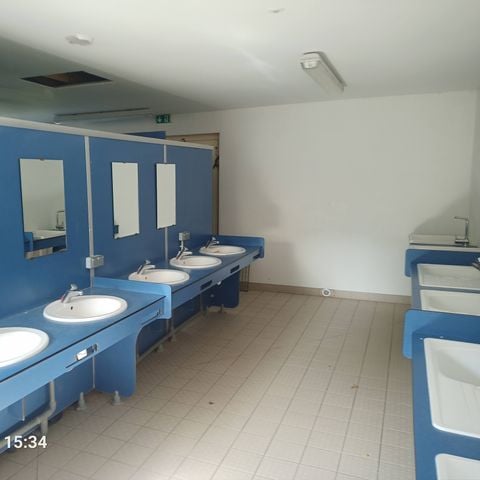 Kampeerplaats - 2 personen, 1 tent, 1 voertuig + elektriciteit 6AMP