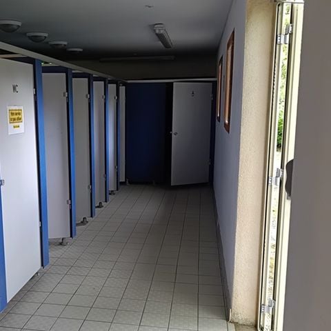 EMPLACEMENT - 2 personnes, 1 tente, 1 véhicule + Electricité 6AMP