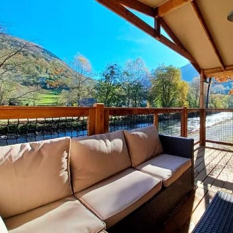 Canvas and wooden tent 5 persons - Lodge Comfort 3 Rooms 5 Persons + TV