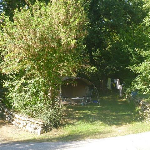 Kampeerplaats - Natuur arrangement: staanplaats + auto + tent/caravan of camper
