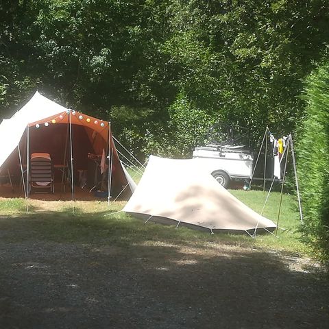 Kampeerplaats - Natuur arrangement: staanplaats + auto + tent/caravan of camper