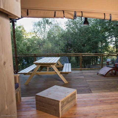 Tente en toile et en bois 6 personnes - Tente SAFARI LODGE OKAVANGO PREMIUM    57 M² / 3 Chambres - Terrasse couverte