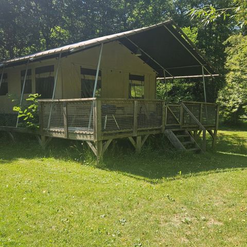 TENTE TOILE ET BOIS 5 personnes - Tente SAFARI LODGE NATURE 42m²/ 2 chambres - terrasse couverte (sans sanitaire privatif)