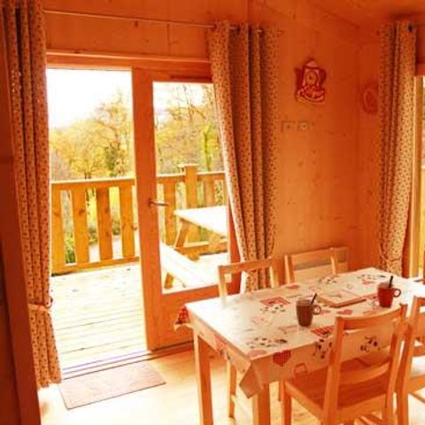 Alojamiento 5 personas - CABANE en los árboles 24m² / 1 habitación - terraza cubierta