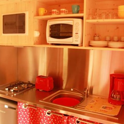 Alojamiento 5 personas - CABANE en los árboles 24m² / 1 habitación - terraza cubierta