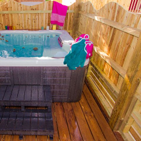 Stacaravan 4 personen - Hawaï - 32 m² - 2 slaapkamers - Jacuzzi