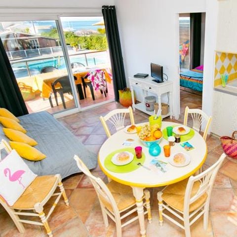 APPARTEMENT 5 personnes - Appartement 3 pièces Mezzanine 45m² - 2 chambres - Climatisation et TV - Vue mer et piscine