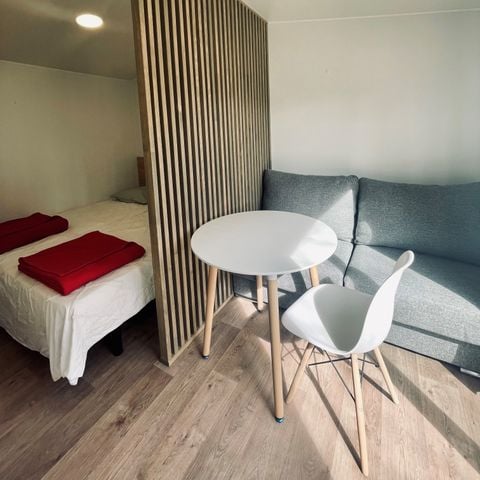 Stacaravan 2 personen - Twee keer 20 m² - Airconditioning