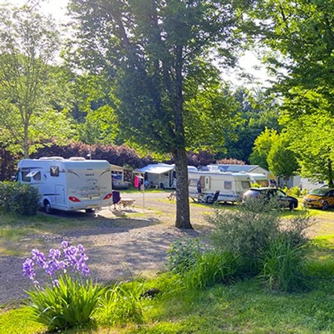STAANPLAATS - Gedeelde tent voor 2 personen (zonder voertuig)