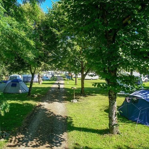 EMPLACEMENT - Forfait 1 Personne (1 emplacement, 1 véhicule, 1p)