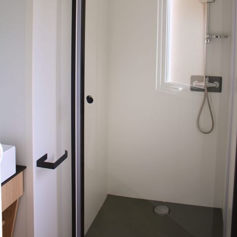 MOBILHOME 4 personnes -  Le GRAND JARDIN - terrasse couverte