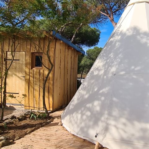 HÉBERGEMENT INSOLITE 2 personnes - Tipi & Spa + cadeau de bienvenue