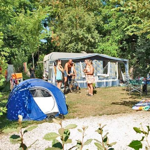 Stellplatz - Komfortstellplatz Größe XXL mit Strom 10A