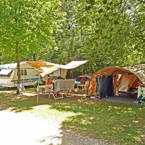 Stellplatz - Komfortstellplatz Größe XL mit Strom 10A